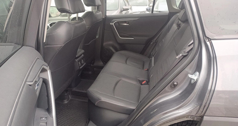 Toyota RAV4 cena 161900 przebieg: 52971, rok produkcji 2019 z Barwice małe 379